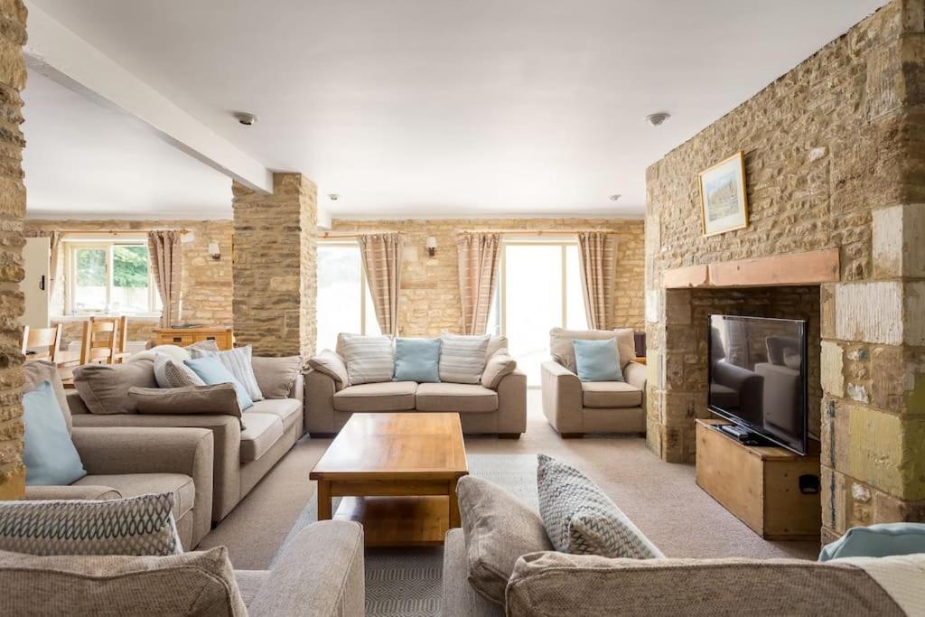 Stanton House, 6 Bedroom, 5 Bath كيلتنهام المظهر الخارجي الصورة